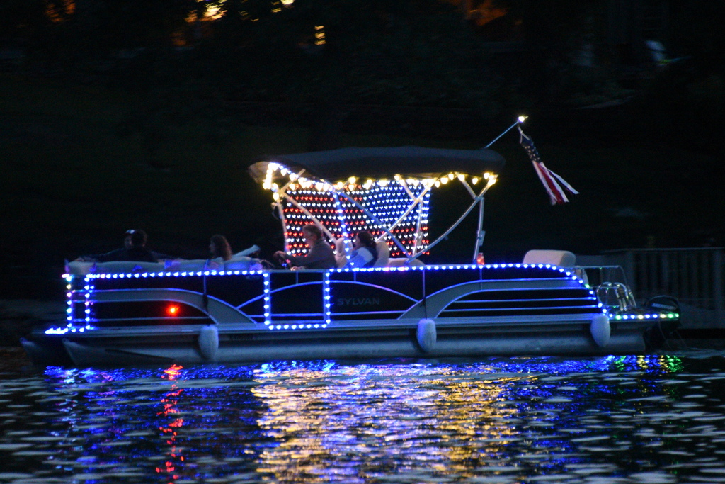 Lighted Boat Parade 2021 at Bayles Lake
